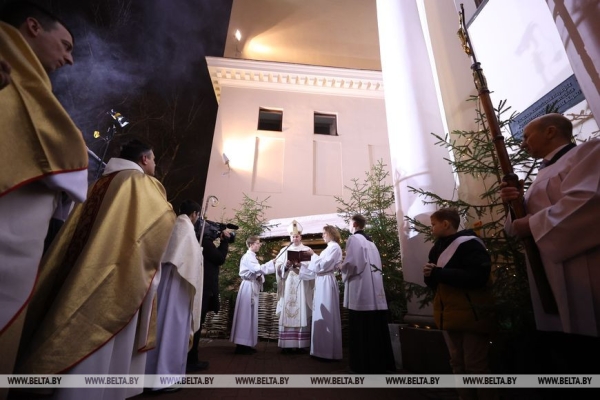 Лукашенко поздравил христиан Беларуси, празднующих Рождество Христово 25 декабря