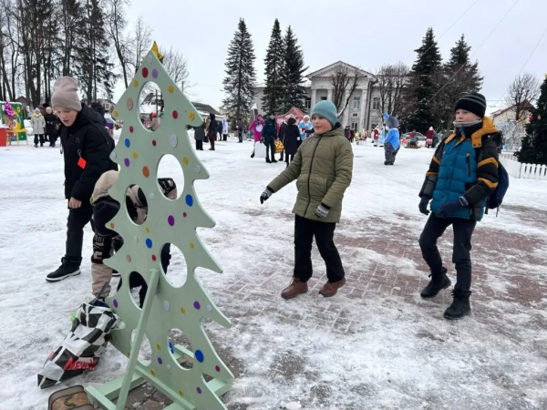 Зажигаем звезды: областной инклюзивный фестиваль творчества проходит в Дзержинске Зажигаем звезды: областной инклюзивный фестиваль творчества проходит в Дзержинске