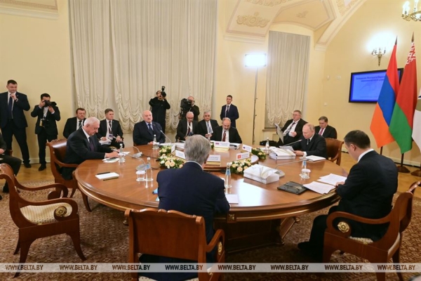 Лукашенко высказался о главных задачах и перспективах евразийской интеграции до 2045 года Лукашенко высказался о главных задачах и перспективах евразийской интеграции до 2045 года