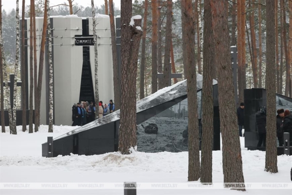 Место памяти и скорби. Обновленный мемориальный комплекс открыли после реконструкции в Озаричах Место памяти и скорби. Обновленный мемориальный комплекс открыли после реконструкции в Озаричах