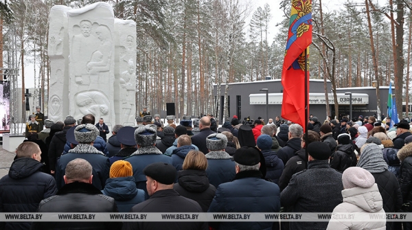 Место памяти и скорби. Обновленный мемориальный комплекс открыли после реконструкции в Озаричах Место памяти и скорби. Обновленный мемориальный комплекс открыли после реконструкции в Озаричах