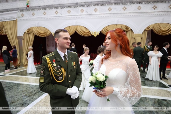 Атмосфера музыки, танца и таланта. Новогодний бал для молодежи прошел во Дворце Независимости Атмосфера музыки, танца и таланта. Новогодний бал для молодежи прошел во Дворце Независимости