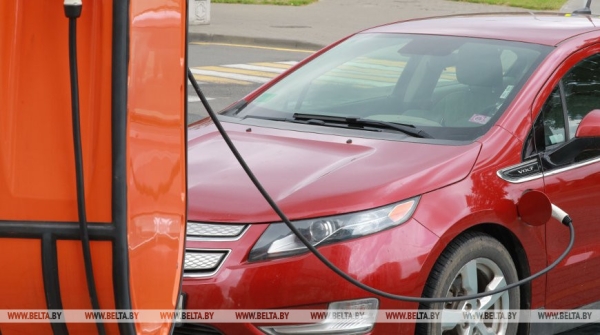 Эксклюзивная хроника. Посмотрите, как менялись новогодние обращения Лукашенко и что их объединяет Эксклюзивная хроника. Посмотрите, как менялись новогодние обращения Лукашенко и что их объединяет