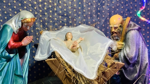 Католические верующие празднуют Рождество Христово