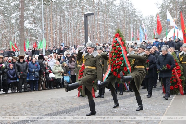 Место памяти и скорби. Обновленный мемориальный комплекс открыли после реконструкции в Озаричах Место памяти и скорби. Обновленный мемориальный комплекс открыли после реконструкции в Озаричах