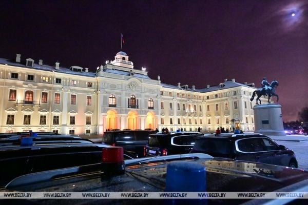 Лукашенко принимает участие в неформальной встрече лидеров стран СНГ Лукашенко принимает участие в неформальной встрече лидеров стран СНГ