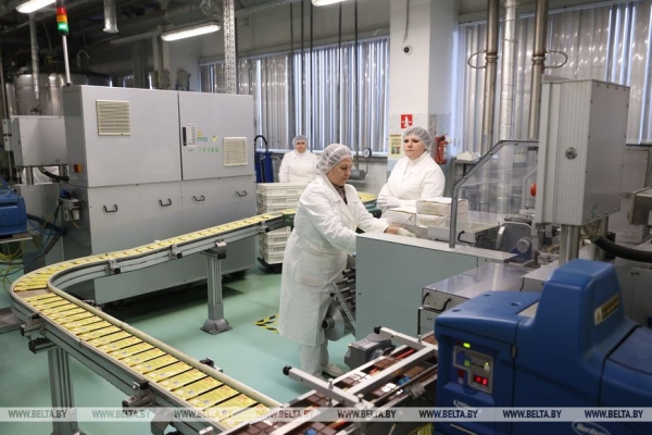 Главы правительств стран СНГ ознакомились с продукцией предприятий холдинга "Объединенные кондитеры" Главы правительств стран СНГ ознакомились с продукцией предприятий холдинга "Объединенные кондитеры"
