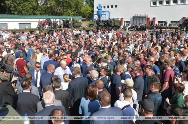 Опора "Полонезов" и база "Волатов". Почему МЗКТ - одно из любимых предприятий Лукашенко Опора "Полонезов" и база "Волатов". Почему МЗКТ - одно из любимых предприятий Лукашенко