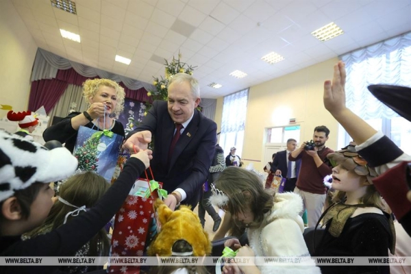 Сергеенко об акции "Наши дети": нельзя обойти вниманием и стороной ни одного ребенка Сергеенко об акции "Наши дети": нельзя обойти вниманием и стороной ни одного ребенка