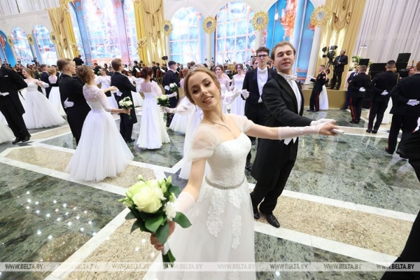 Атмосфера музыки, танца и таланта. Новогодний бал для молодежи прошел во Дворце Независимости Атмосфера музыки, танца и таланта. Новогодний бал для молодежи прошел во Дворце Независимости