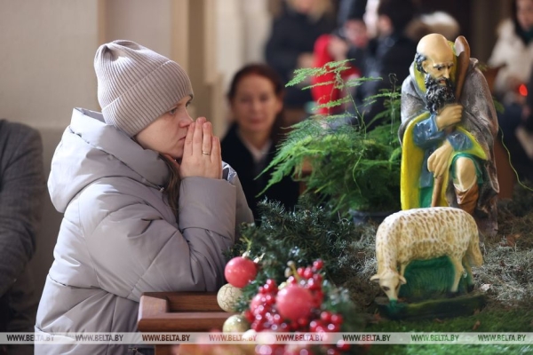Лукашенко поздравил христиан Беларуси, празднующих Рождество Христово 25 декабря