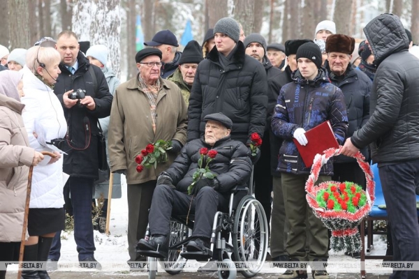 Место памяти и скорби. Обновленный мемориальный комплекс открыли после реконструкции в Озаричах Место памяти и скорби. Обновленный мемориальный комплекс открыли после реконструкции в Озаричах