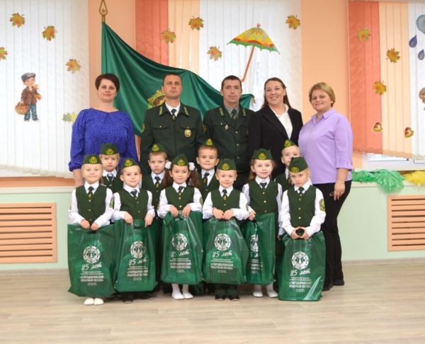 Детсадовцев приняли в юные лесоводы: в Старых Дорогах открылось дошкольное лесничество Детсадовцев приняли в юные лесоводы: в Старых Дорогах открылось дошкольное лесничество