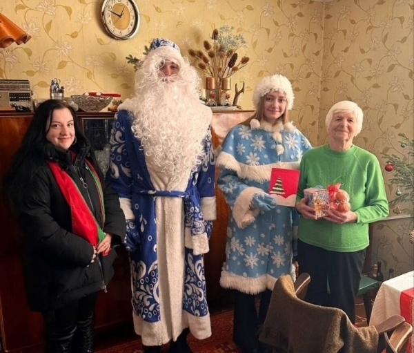 Ветеран педагогического труда Нина Александровна Парода принимала поздравления