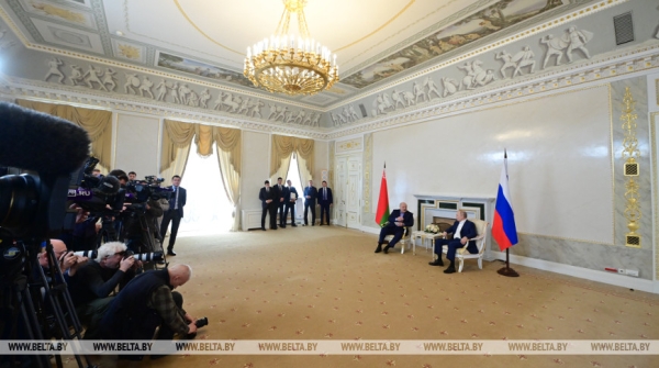 Лукашенко предлагает правительствам Беларуси и России продумать экономический план с опорой на собственные силы