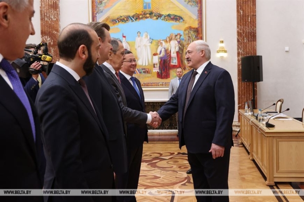 Укрепление доверия, истерики Запада и план действий в экономике. О чем говорил Лукашенко с главами МИД ОДКБ? Укрепление доверия, истерики Запада и план действий в экономике. О чем говорил Лукашенко с главами МИД ОДКБ?