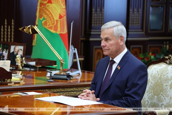 Лукашенко ориентирует парламент нынешнего созыва на решение всех задач в развитие Конституции до окончания полномочий Лукашенко ориентирует парламент нынешнего созыва на решение всех задач в развитие Конституции до окончания полномочий