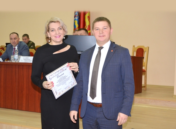 Кто победил в районном смотре-конкурсе на лучшее новогоднее оформление? Кто победил в районном смотре-конкурсе на лучшее новогоднее оформление?