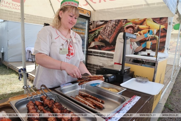 ФОТОФАКТ: Праздник "Купалье" ("Александрия собирает друзей") проходит в Шкловском районе ФОТОФАКТ: Праздник "Купалье" ("Александрия собирает друзей") проходит в Шкловском районе