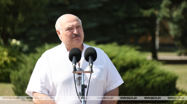 Лукашенко: на труде сельских жителей держится наша страна Лукашенко: на труде сельских жителей держится наша страна