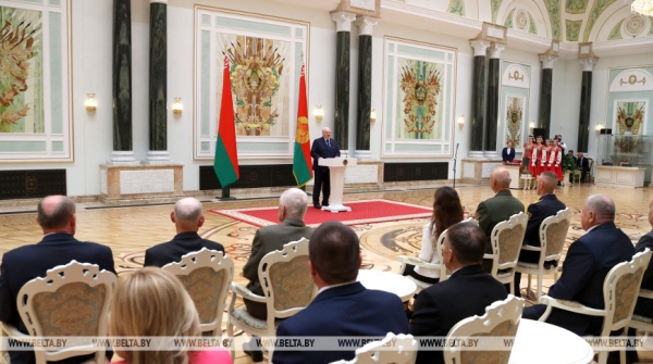Лукашенко: чем больше личных достижений, тем сильнее наша Беларусь