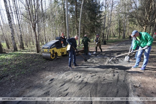 ФОТОРЕПОРТАЖ: Республиканский субботник прошел в Беларуси ФОТОРЕПОРТАЖ: Республиканский субботник прошел в Беларуси