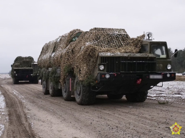 На полигоне Брестский проходит тактическое учение с зенитным ракетным дивизионом