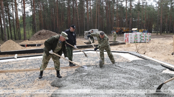 ФОТОРЕПОРТАЖ: Республиканский субботник прошел в Беларуси ФОТОРЕПОРТАЖ: Республиканский субботник прошел в Беларуси