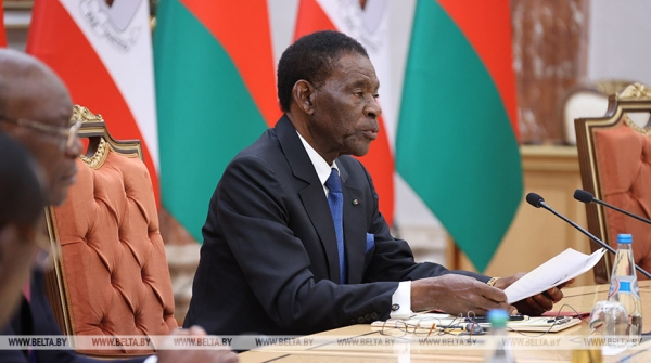 Реновация в свиноводстве, открытые сердца для Африки, планы с Узбекистаном и первая красавица. Итоги недели Президента Реновация в свиноводстве, открытые сердца для Африки, планы с Узбекистаном и первая красавица. Итоги недели Президента