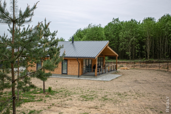 570 долларов за квадрат. Как выглядит и как устроен дом, построенный всего за 4 месяца 570 долларов за квадрат. Как выглядит и как устроен дом, построенный всего за 4 месяца