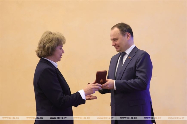 "Это люди исключительного трудолюбия и ответственности". Премьер Беларуси вручил госнаграды "Это люди исключительного трудолюбия и ответственности". Премьер Беларуси вручил госнаграды