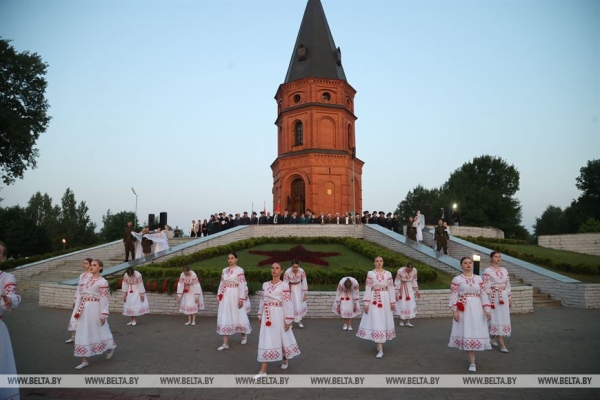 ФОТОРЕПОРТАЖ: 22 июня в Беларуси прошел День всенародной памяти жертв Великой Отечественной войны и геноцида белорусского народа ФОТОРЕПОРТАЖ: 22 июня в Беларуси прошел День всенародной памяти жертв Великой Отечественной войны и геноцида белорусского народа
