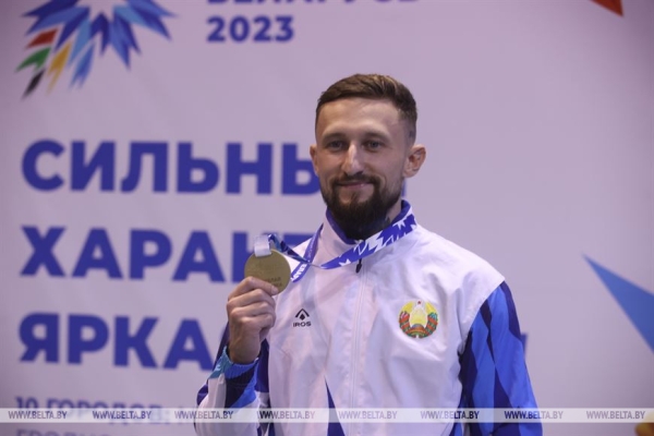 Белорусский штангист Геннадий Лаптев стал чемпионом II Игр стран СНГ Белорусский штангист Геннадий Лаптев стал чемпионом II Игр стран СНГ