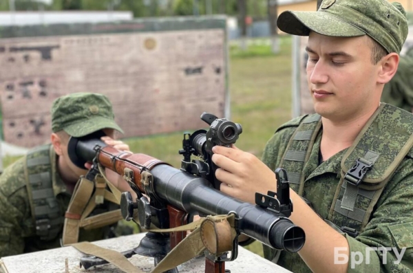 Первая итоговая практика на военной кафедре БрГТУ. Студенты отправились в воинскую часть для прохождения практики