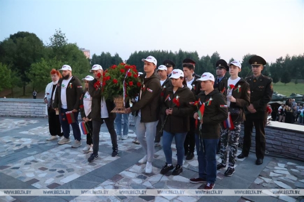 ФОТОРЕПОРТАЖ: 22 июня в Беларуси прошел День всенародной памяти жертв Великой Отечественной войны и геноцида белорусского народа ФОТОРЕПОРТАЖ: 22 июня в Беларуси прошел День всенародной памяти жертв Великой Отечественной войны и геноцида белорусского народа
