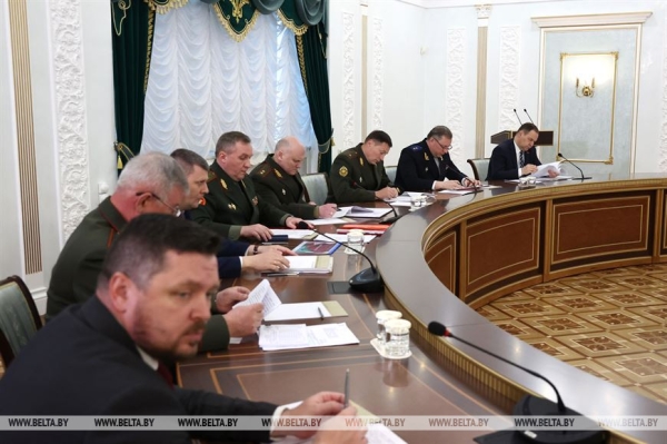 Лукашенко собрал совещание по вопросам обеспечения безопасности и охране границы