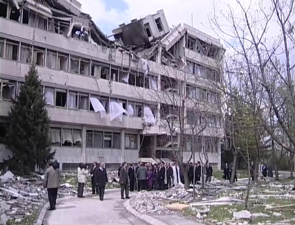 Под бомбами "демократии". Обнародовано уникальное архивное видео об историческом визите Лукашенко в Белград Под бомбами "демократии". Обнародовано уникальное архивное видео об историческом визите Лукашенко в Белград