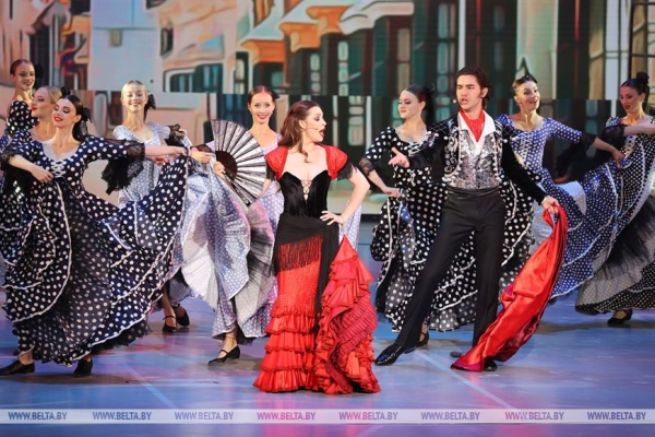 Лукашенко: без культурного наследия и крепкой духовной основы народ не может быть независимым Лукашенко: без культурного наследия и крепкой духовной основы народ не может быть независимым