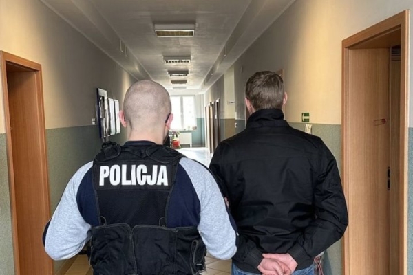 В Польше пьяный белорус зашел в чужую квартиру, поел гуляша и уснул В Польше пьяный белорус зашел в чужую квартиру, поел гуляша и уснул