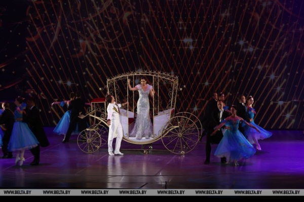 Лукашенко: без культурного наследия и крепкой духовной основы народ не может быть независимым Лукашенко: без культурного наследия и крепкой духовной основы народ не может быть независимым