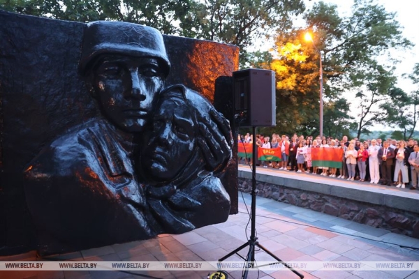ФОТОРЕПОРТАЖ: 22 июня в Беларуси прошел День всенародной памяти жертв Великой Отечественной войны и геноцида белорусского народа ФОТОРЕПОРТАЖ: 22 июня в Беларуси прошел День всенародной памяти жертв Великой Отечественной войны и геноцида белорусского народа