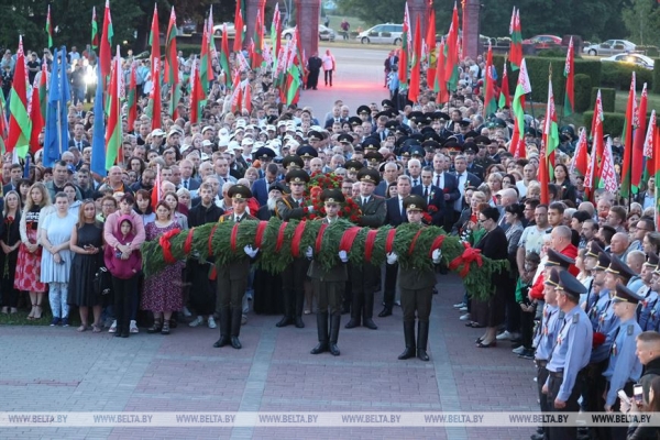 ФОТОРЕПОРТАЖ: 22 июня в Беларуси прошел День всенародной памяти жертв Великой Отечественной войны и геноцида белорусского народа ФОТОРЕПОРТАЖ: 22 июня в Беларуси прошел День всенародной памяти жертв Великой Отечественной войны и геноцида белорусского народа