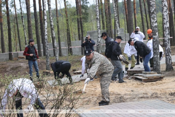 ФОТОРЕПОРТАЖ: Республиканский субботник прошел в Беларуси ФОТОРЕПОРТАЖ: Республиканский субботник прошел в Беларуси