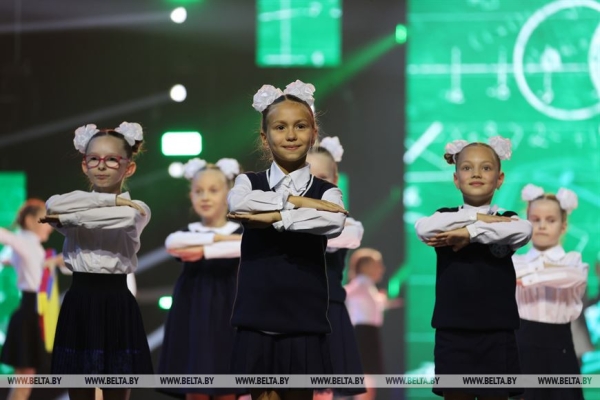 Выступление Лукашенко на патриотическом форуме "Мы - беларусы!", посвященном Дню народного единства Выступление Лукашенко на патриотическом форуме "Мы - беларусы!", посвященном Дню народного единства