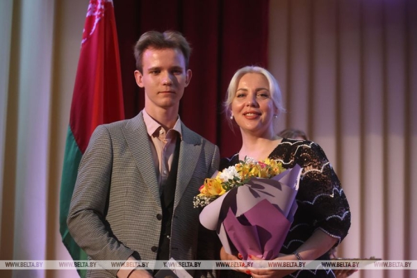 Выпускные вечера прошли по всей Беларуси Выпускные вечера прошли по всей Беларуси