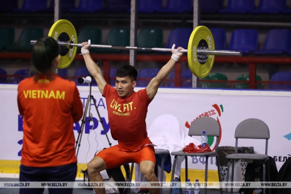 Белорусский штангист Геннадий Лаптев стал чемпионом II Игр стран СНГ Белорусский штангист Геннадий Лаптев стал чемпионом II Игр стран СНГ