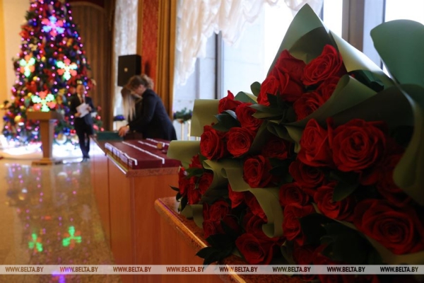 "Это люди исключительного трудолюбия и ответственности". Премьер Беларуси вручил госнаграды "Это люди исключительного трудолюбия и ответственности". Премьер Беларуси вручил госнаграды