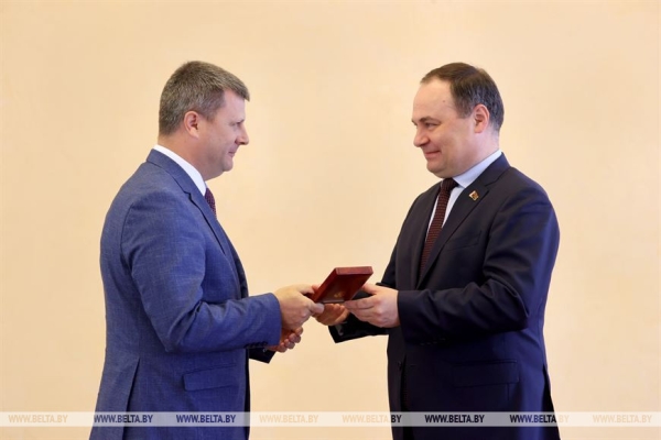 Головченко вручил государственные награды представителям различных сфер Головченко вручил государственные награды представителям различных сфер