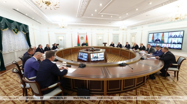 Встреча с Путиным, жаркий селектор, прокурорский отчет и портовая логистика. Итоги мощной недели Президента