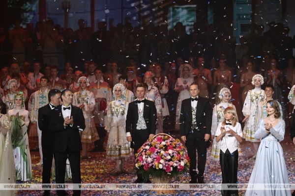 Лукашенко: без культурного наследия и крепкой духовной основы народ не может быть независимым Лукашенко: без культурного наследия и крепкой духовной основы народ не может быть независимым